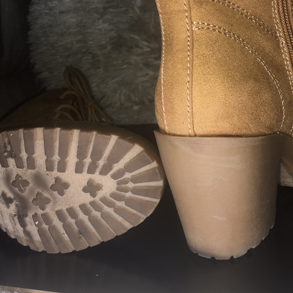 👩🏽🎓SALE- Timberland Style Heeled Boot Sz8 - Picture 6 of 6